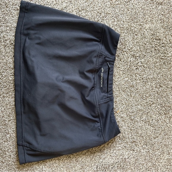Brook’s Equilibrium Running Skort. Charcoal grey. Excellent condition. Pocket - Picture 3 of 11